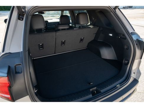 New 2026 GMC Terrain Elevation w/ Elevation Premium Package FWD image 32