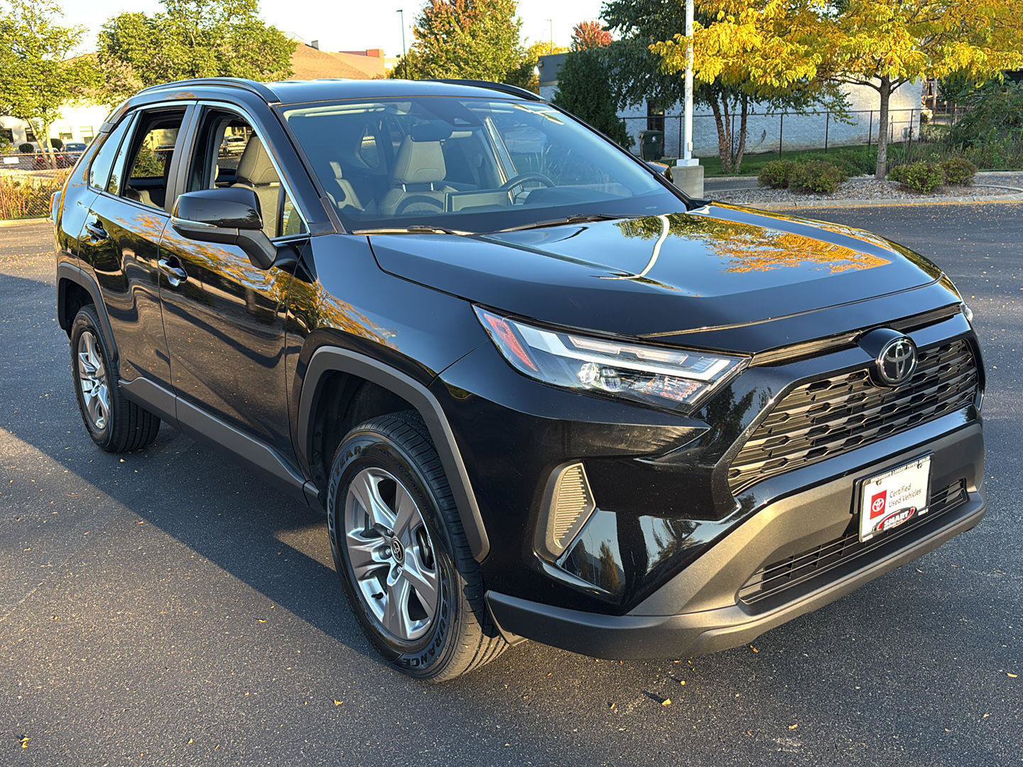 Used 2025 Toyota RAV4 XLE AWD/4WD image 7
