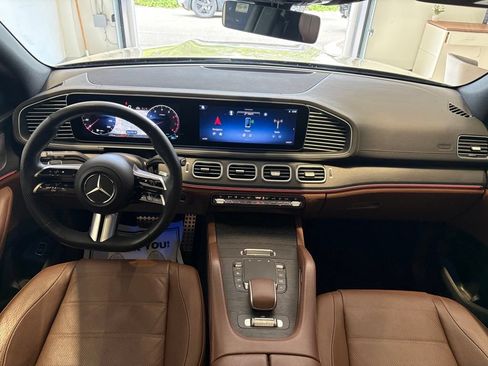 Used 2024 Mercedes-Benz GLS 450 4MATIC image 30