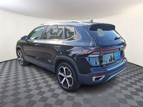 New 2025 Volkswagen Taos SEL image 4