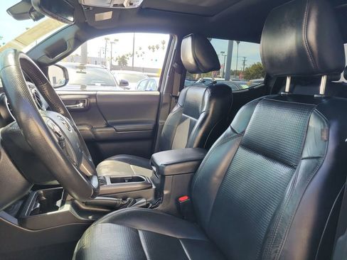 Used 2020 Toyota Tacoma TRD Sport w/ TRD Premium Sport Package image 15