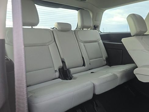 Used 2025 Ford Expedition Platinum AWD/4WD image 12