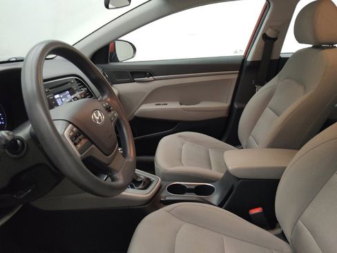 Used 2017 Hyundai Elantra SE image 17