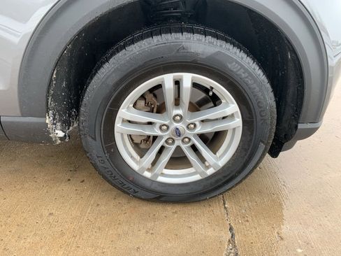 Used 2022 Ford Explorer XLT w/ Equipment Group 202A image 25