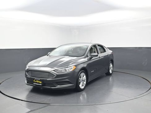 Used 2018 Ford Fusion S FWD image 5