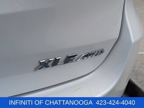 Used 2019 Toyota Highlander XLE AWD/4WD image 32