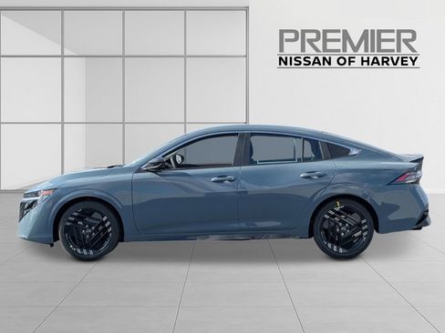 New 2026 Nissan Sentra SR w/ Floor Mat Package FWD image 2