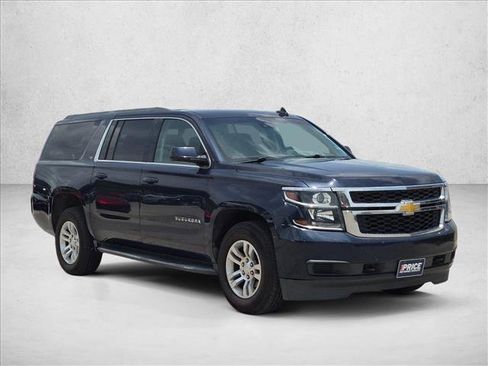 Used 2018 Chevrolet Suburban LT RWD image 3