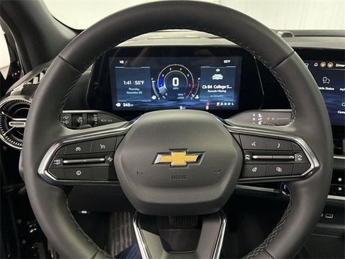 New 2026 Chevrolet Equinox LT w/ Convenience Package II image 11