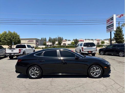Used 2023 Hyundai Sonata SEL w/ Convenience Package FWD image 3