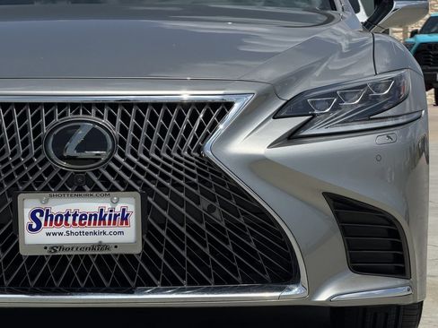 Used 2018 Lexus LS 500 w/ Luxury Package RWD image 8