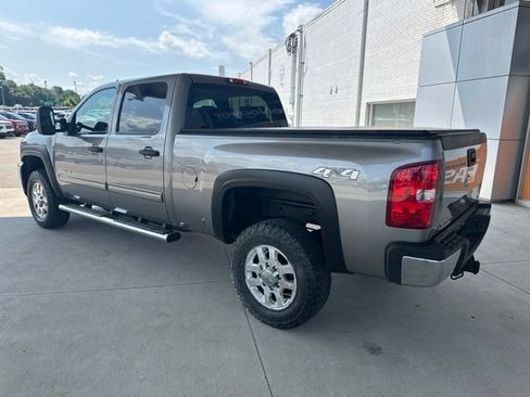 Used 2013 Chevrolet Silverado 2500 LT w/ Interior Plus Package AWD/4WD image 15