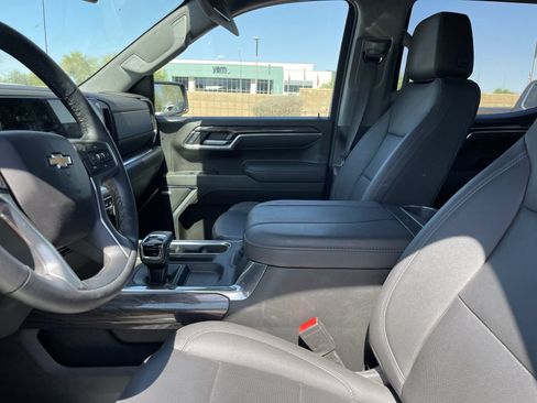 Used 2025 Chevrolet Silverado 1500 LTZ AWD/4WD image 12