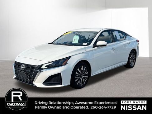 Certified 2023 Nissan Altima 2.5 SV image 1