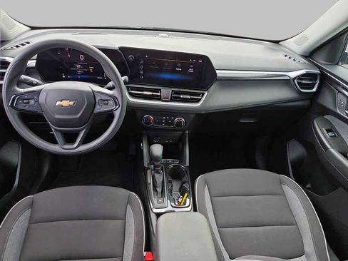 Used 2024 Chevrolet TrailBlazer LS w/ LS Convenience Package image 9