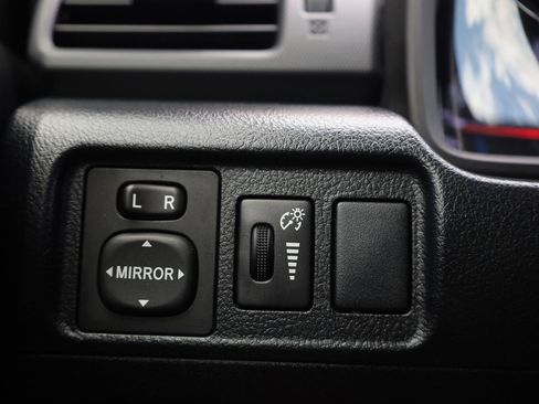 Used 2019 Toyota 4Runner TRD Off-Road Premium AWD/4WD image 36
