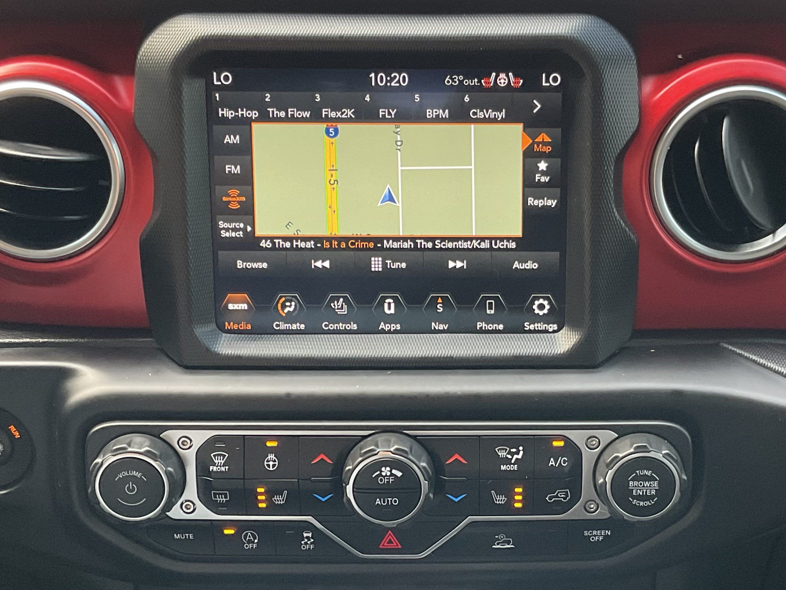 Used 2021 Jeep Gladiator Rubicon w/ Uconnect 4C Nav & Sound Group AWD/4WD image 17