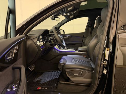 Used 2023 Audi SQ7 Prestige w/ Prestige Package AWD/4WD image 5