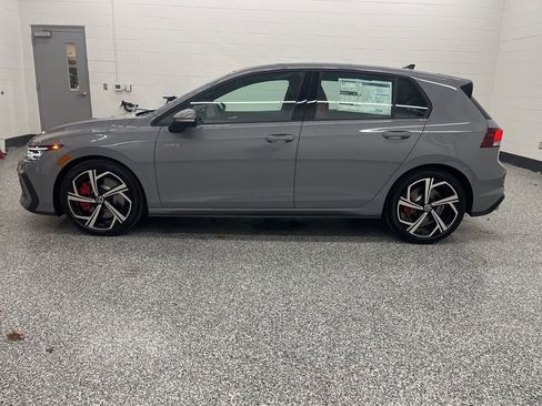 New 2026 Volkswagen GTI SE image 2