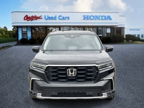 Used 2025 Honda Pilot Touring image 8