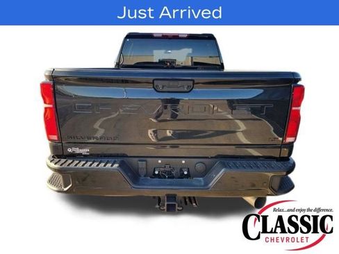 Used 2025 Chevrolet Silverado 2500 LT w/ Trail Boss Package image 9