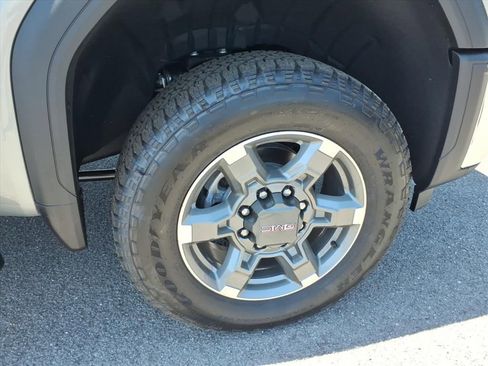 New 2026 GMC Sierra 2500 SLE w/ SLE Value Package; AWD/4WD image 9