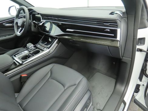 Used 2025 Audi Q8 Premium Plus w/ Premium Plus Package image 19