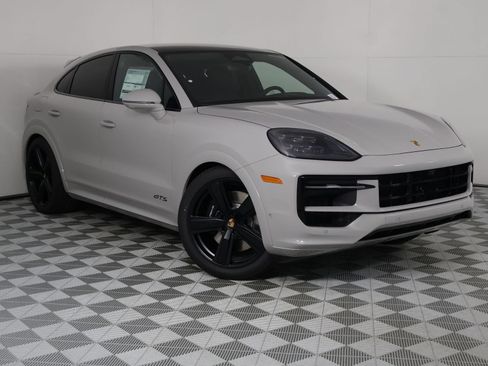 New 2026 Porsche Cayenne GTS AWD/4WD image 9
