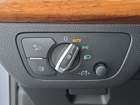 Used 2023 Audi Q5 2.0T Premium w/ Convenience Package image 26