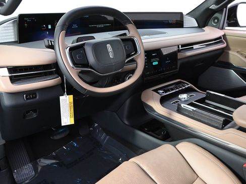 New 2026 Lincoln Navigator L Black Label AWD/4WD image 12