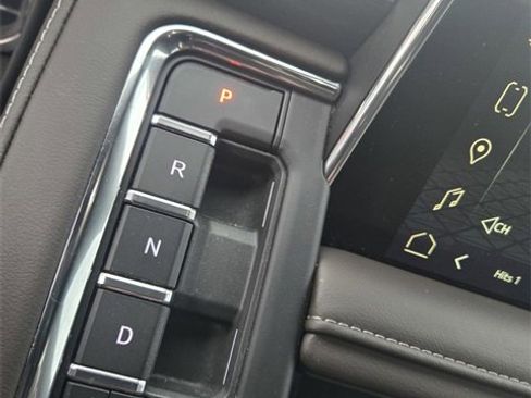 Used 2024 GMC Yukon SLE w/ Max Trailering Package image 17