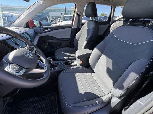 New 2024 Volkswagen Taos SE image 11