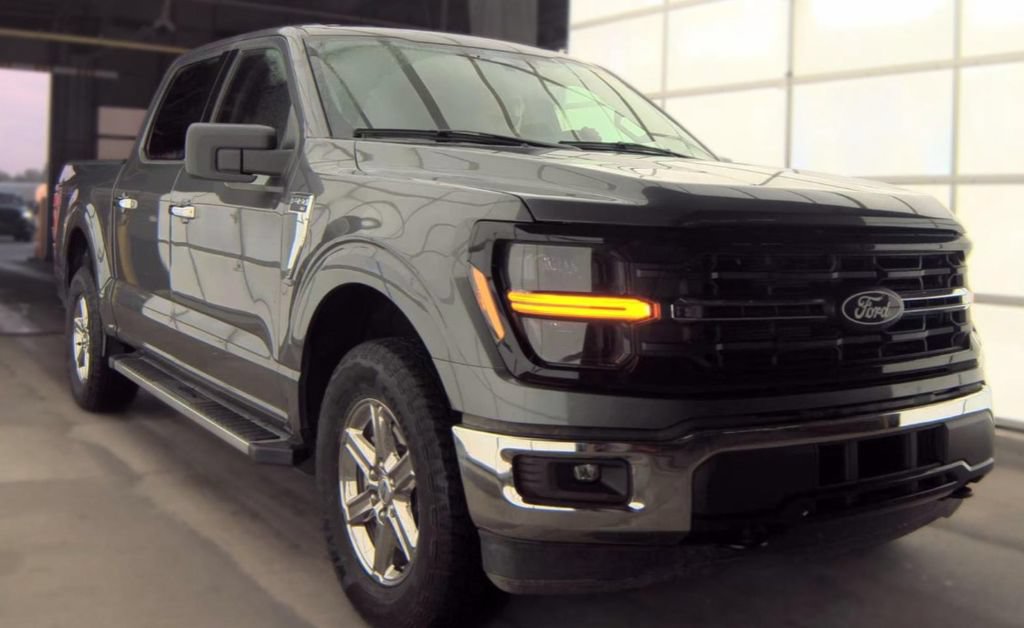 Used 2025 Ford F150 XLT w/ Equipment Group 301A Standard AWD/4WD image 4
