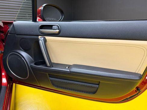 Used 2010 MAZDA MX-5 Miata Grand Touring w/ Premium Pkg image 24