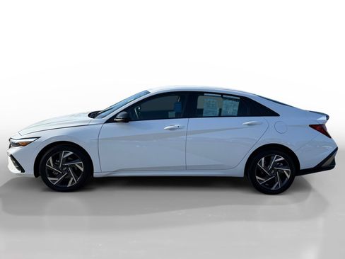 Certified 2025 Hyundai Elantra Sport w/ Cargo Package image 2