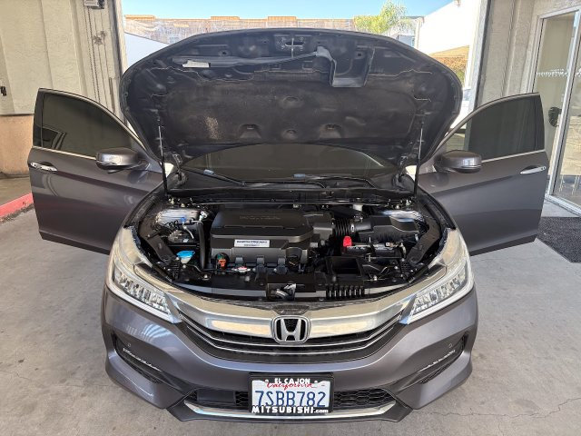Used 2016 Honda Accord Touring image 26