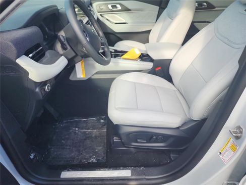 New 2026 Ford Explorer Platinum w/ LUX Leather Package image 12