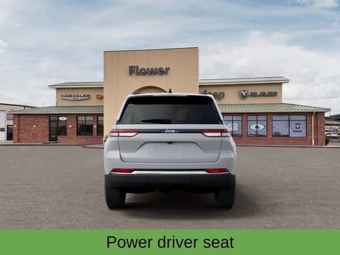 New 2025 Jeep Grand Cherokee Laredo X w/ Luxury Tech Group I AWD/4WD image 9