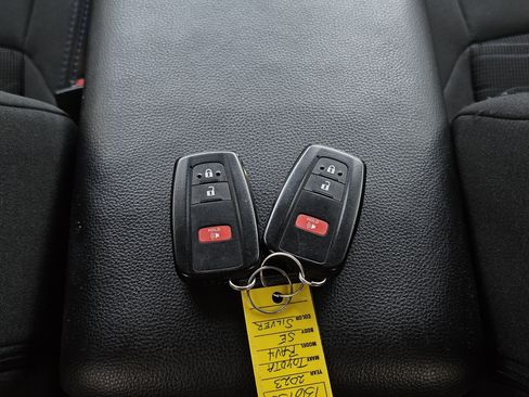 Used 2023 Toyota RAV4 SE AWD/4WD image 31
