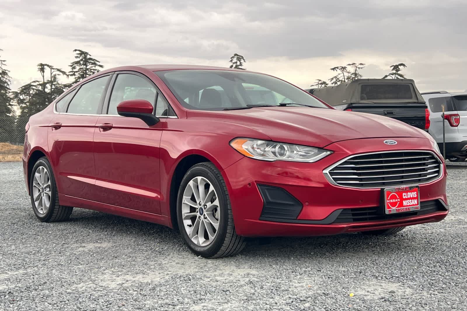 Used 2020 Ford Fusion SE FWD image 9