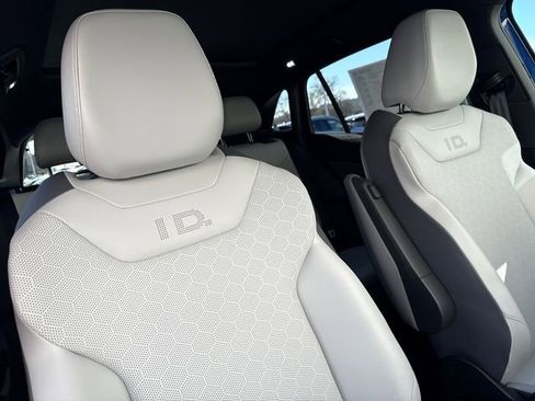 Certified 2022 Volkswagen ID.4 Pro S w/ Gradient Package image 23