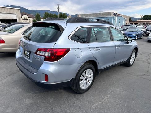 Used 2017 Subaru Outback 2.5i AWD/4WD image 3