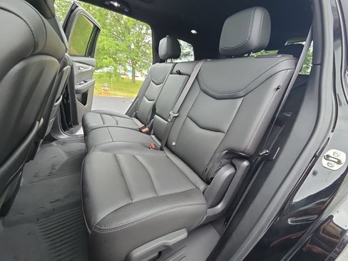 Used 2024 Cadillac XT6 Luxury w/ LPO, Floor Liner Package AWD/4WD image 24