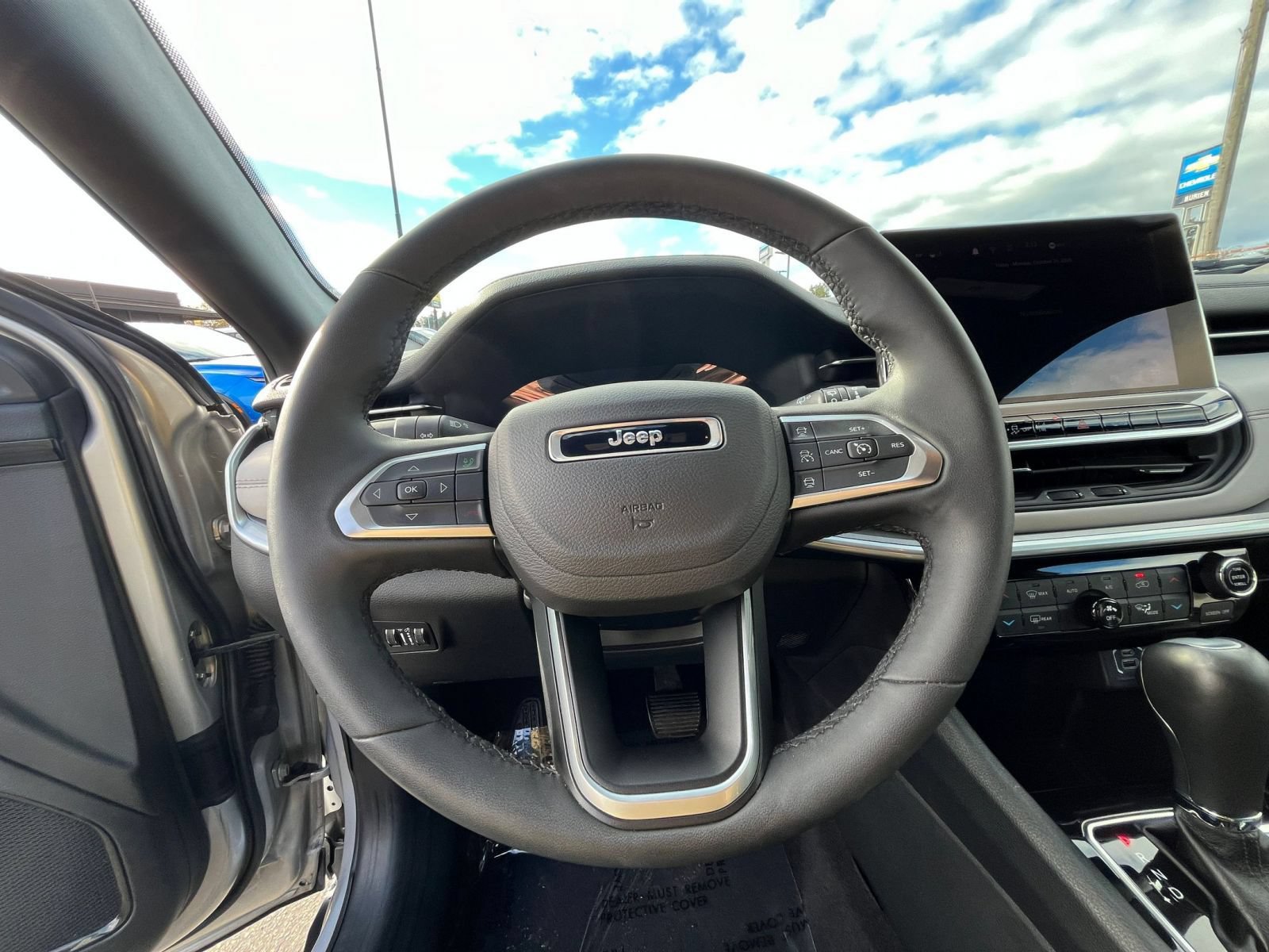 Used 2025 Jeep Compass Limited AWD/4WD image 28