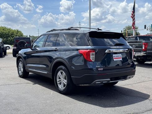 Used 2024 Ford Explorer XLT w/ Equipment Group 202A AWD/4WD image 5