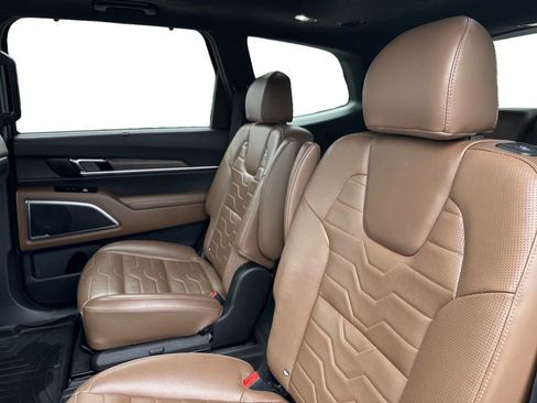 Used 2022 Kia Telluride SX w/ SX Prestige Package AWD/4WD image 11