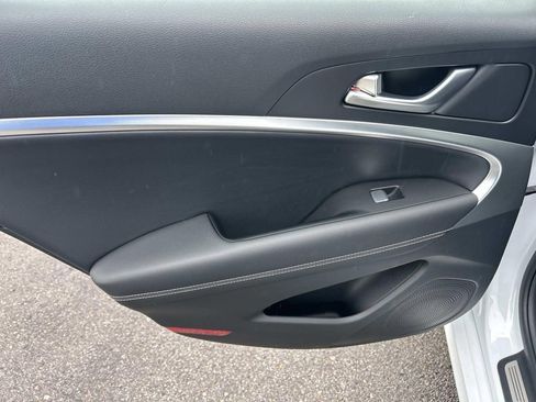Used 2025 Genesis G70 2.5T AWD/4WD image 19
