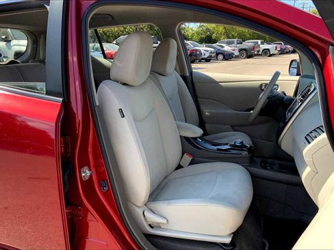 Used 2012 Nissan Leaf SV image 8