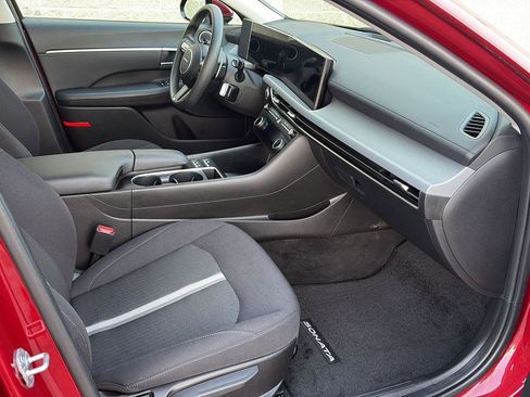Used 2025 Hyundai Sonata SEL FWD image 23