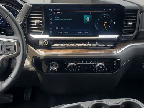Used 2023 Chevrolet Silverado 1500 LT AWD/4WD image 26